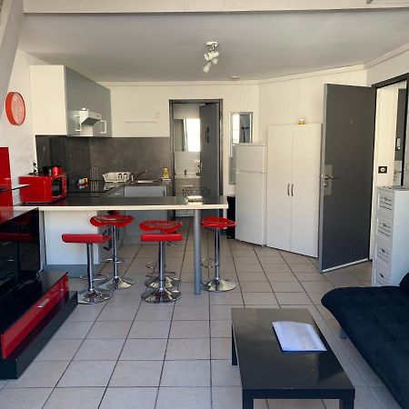 Appartement T3 Tout Confort En Duplex A 20Mn A Pied Du Centre-Ville Avec Tv Et Wifi La Rochelle  Buitenkant foto
